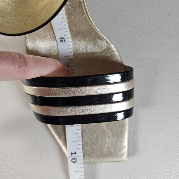 ROGER VIVIER Black Gold Stripe Patent Leather Wedge Sandals Sz 40 US 10 - Picture 16 of 16